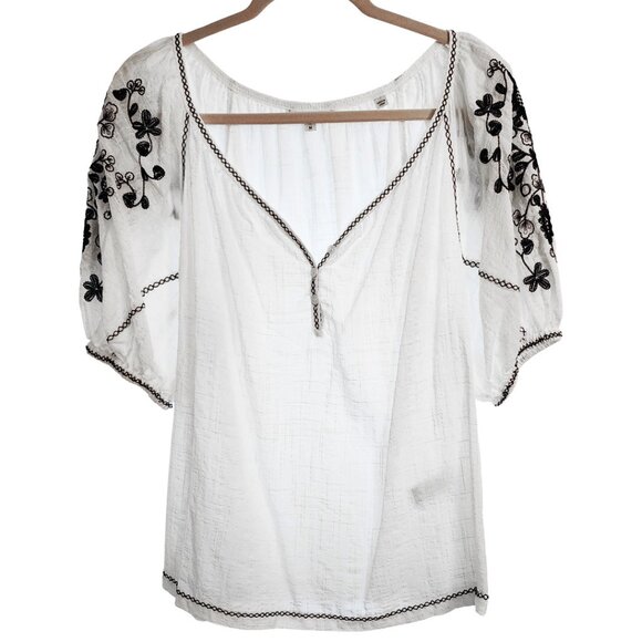 Max Studio Embroidered Peasant Top  Size M - Picture 1 of 6